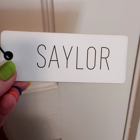 Saylor Crista Red Lace Dress - Picture 5 of 12